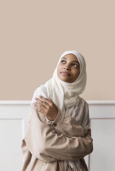 medium-shot-woman-wearing-hijab